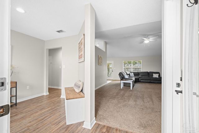 9568 Dynasty Ln, Navarre, FL 32566