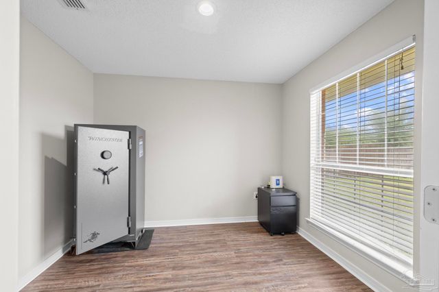 9568 Dynasty Ln, Navarre, FL 32566