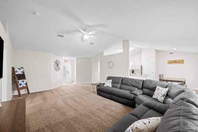 9568 Dynasty Ln, Navarre, FL 32566