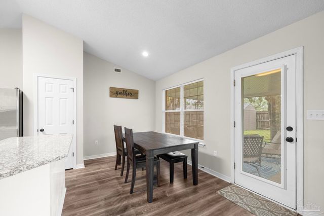 9568 Dynasty Ln, Navarre, FL 32566