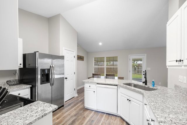 9568 Dynasty Ln, Navarre, FL 32566