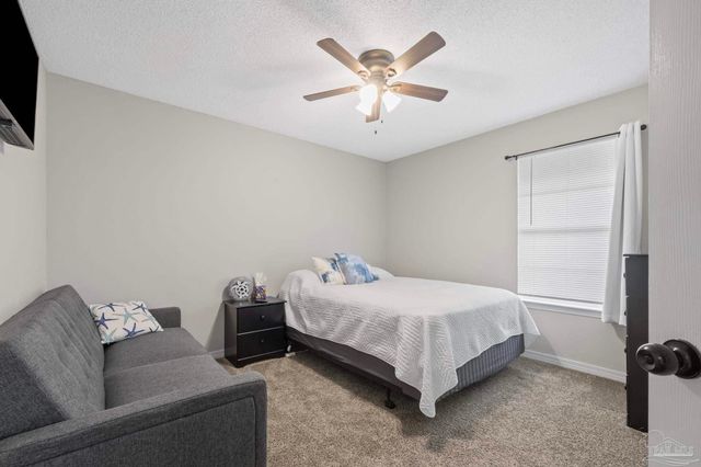 9568 Dynasty Ln, Navarre, FL 32566