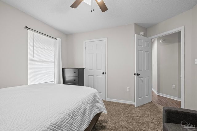 9568 Dynasty Ln, Navarre, FL 32566