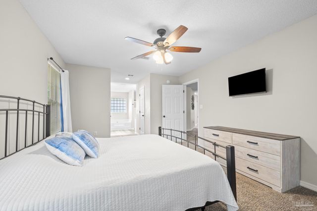 9568 Dynasty Ln, Navarre, FL 32566