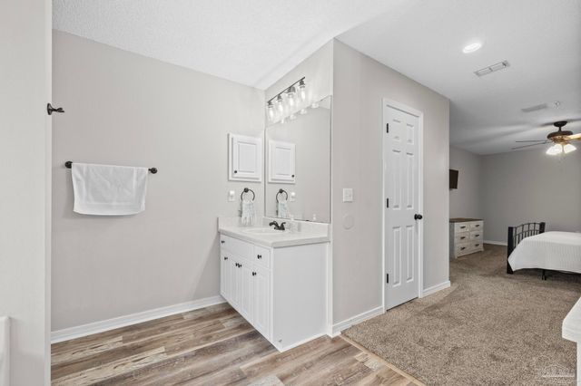 9568 Dynasty Ln, Navarre, FL 32566