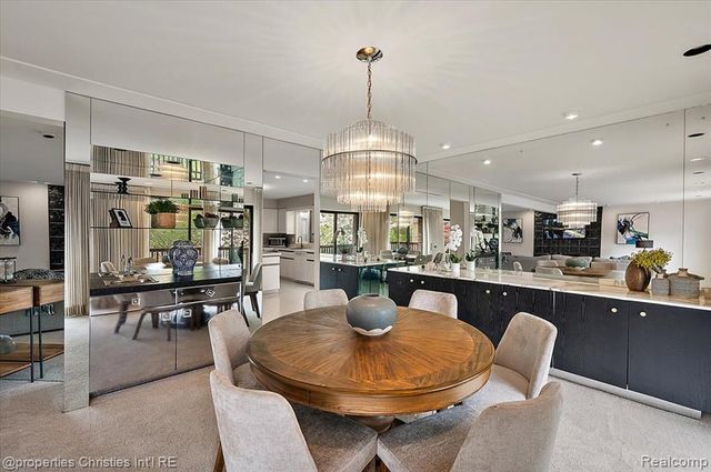 2189 Colony Club Court, West Bloomfield, MI 48322