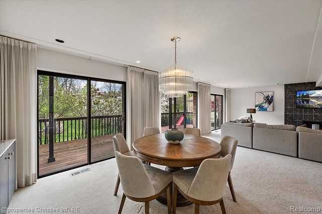 2189 Colony Club Court, West Bloomfield, MI 48322