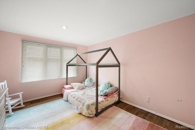 2189 Colony Club Court, West Bloomfield, MI 48322