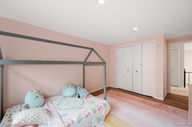 2189 Colony Club Court, West Bloomfield, MI 48322