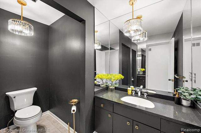 2189 Colony Club Court, West Bloomfield, MI 48322