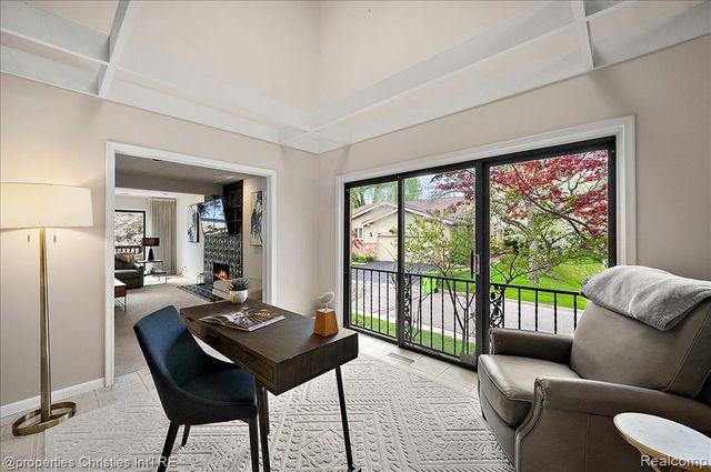 2189 Colony Club Court, West Bloomfield, MI 48322