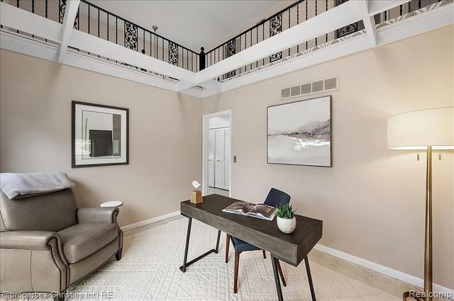 2189 Colony Club Court, West Bloomfield, MI 48322