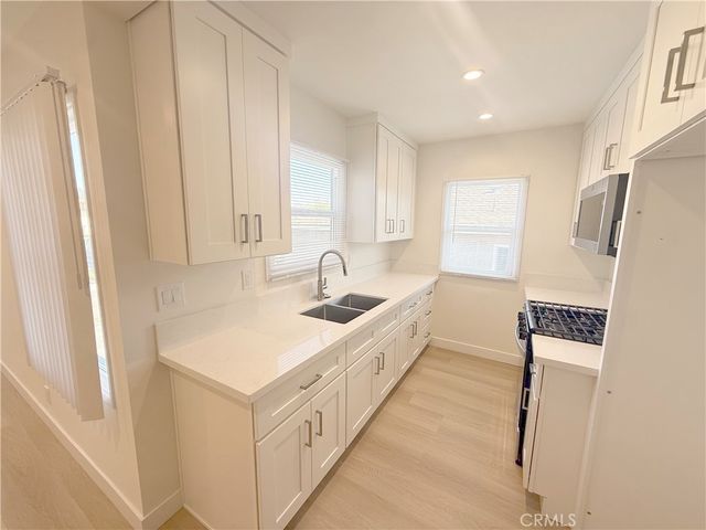 4123 Ocean View Blvd 3, Montrose, CA 91020
