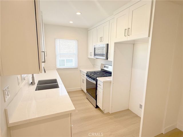 4123 Ocean View Blvd 3, Montrose, CA 91020