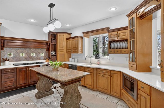 6384 Ridgepond Place, East Lansing, MI 48823