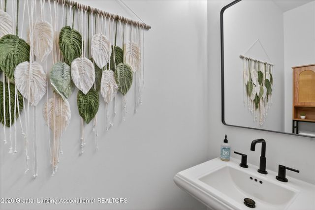 6384 Ridgepond Place, East Lansing, MI 48823