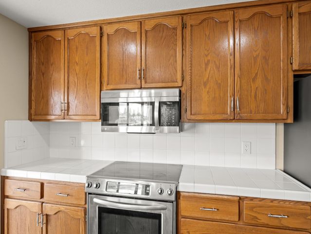 859 E Catalina Circle, Fresno, CA 93730