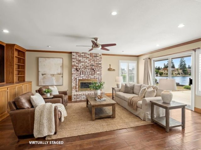 859 E Catalina Circle, Fresno, CA 93730