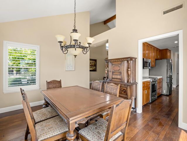 859 E Catalina Circle, Fresno, CA 93730