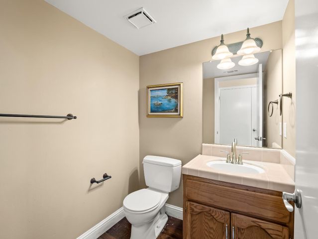 859 E Catalina Circle, Fresno, CA 93730