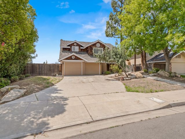 859 E Catalina Circle, Fresno, CA 93730