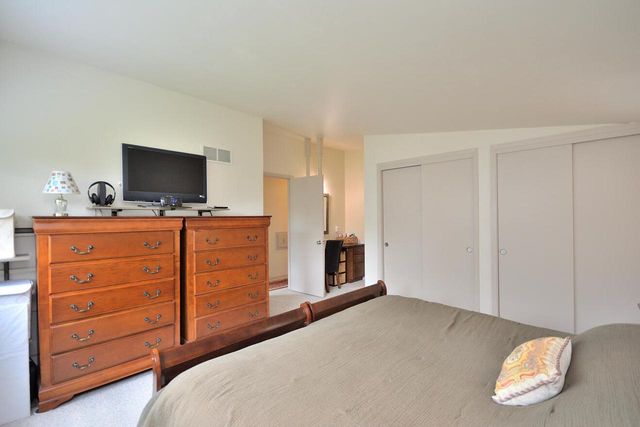 W224N2618 Ridgewood LANE, Waukesha, WI 53186