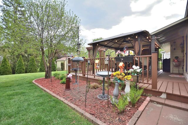 W224N2618 Ridgewood LANE, Waukesha, WI 53186