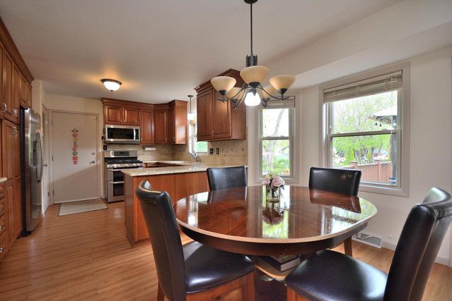 W224N2618 Ridgewood LANE, Waukesha, WI 53186