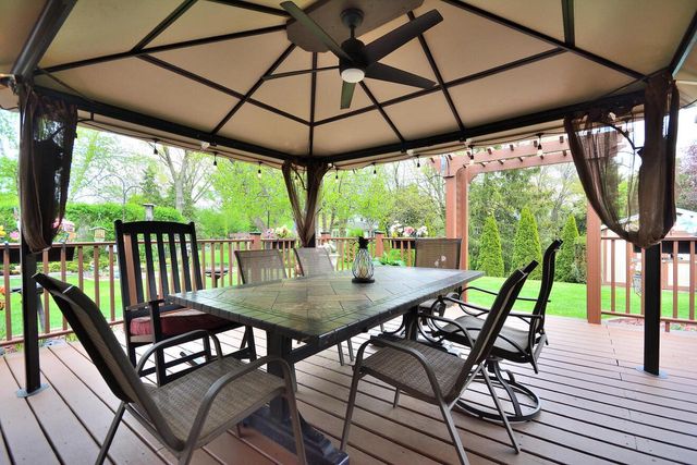 W224N2618 Ridgewood LANE, Waukesha, WI 53186