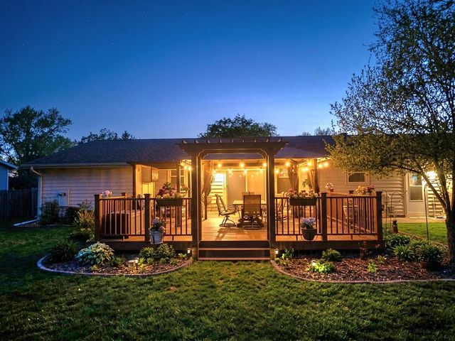 W224N2618 Ridgewood LANE, Waukesha, WI 53186