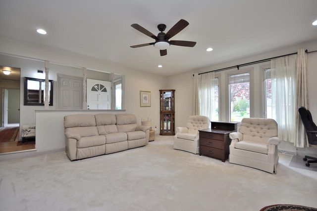 W224N2618 Ridgewood LANE, Waukesha, WI 53186