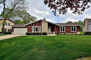 W224N2618 Ridgewood LANE, Waukesha, WI 53186