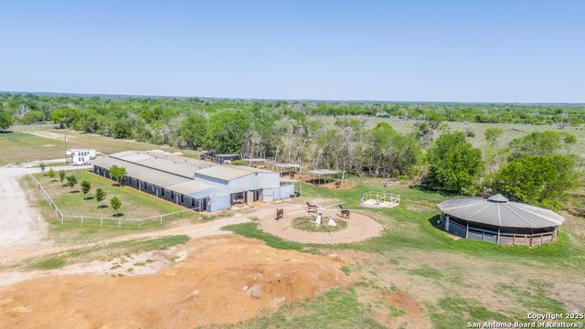 10023 Fm 1303, Floresville, TX 78114
