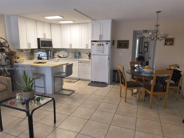 82 Oakridge G 82 82, Deerfield Beach, FL 33442