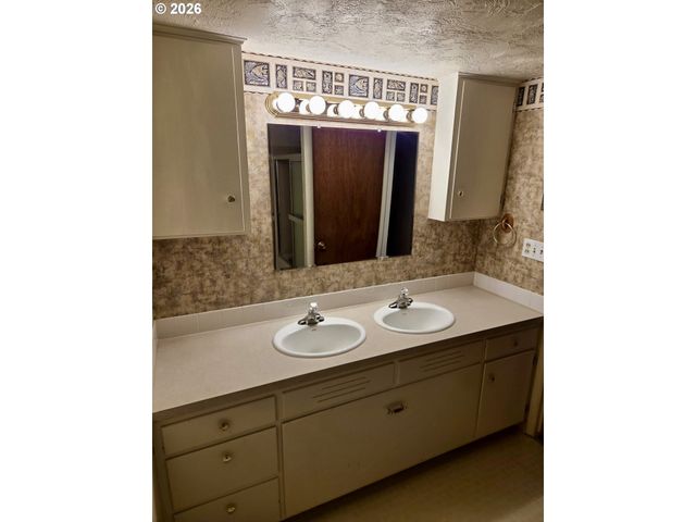 349 VAN DUYN St, Eugene, OR 97401