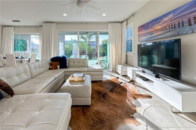 6980 Avalon CIR # 1104, Naples, FL 34112