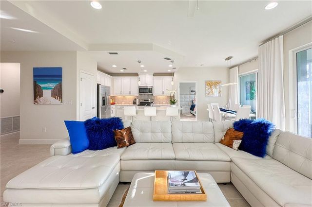 6980 Avalon CIR # 1104, Naples, FL 34112