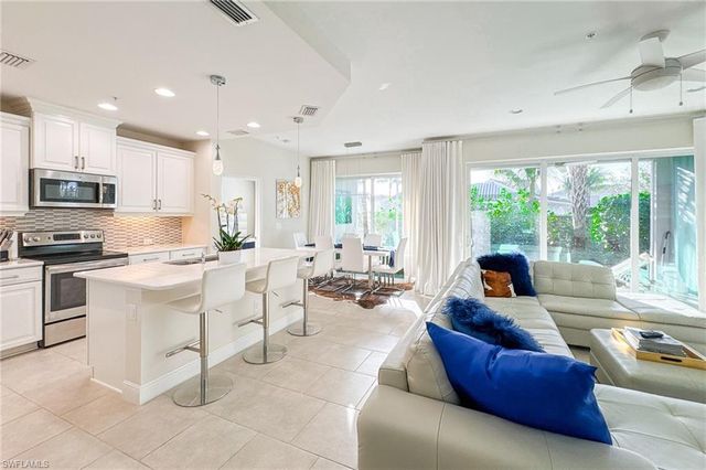 6980 Avalon CIR # 1104, Naples, FL 34112