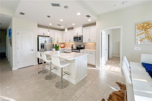 6980 Avalon CIR # 1104, Naples, FL 34112