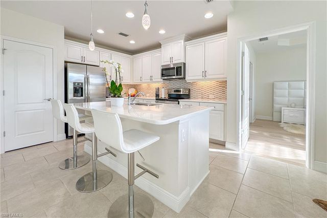 6980 Avalon CIR # 1104, Naples, FL 34112