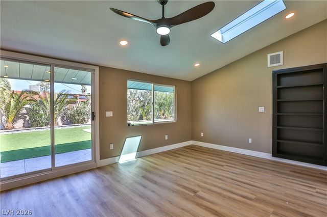 547 Ellen Way, Las Vegas, NV 89104