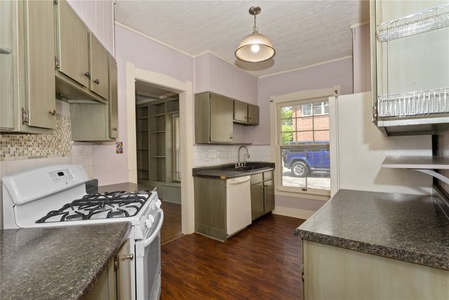 5420 Ingersoll Avenue, Des Moines, IA 50312