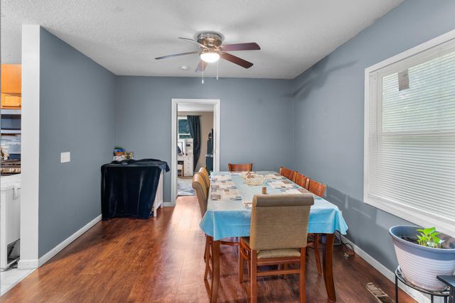 1942 Oliver Avenue N, Minneapolis, MN 55411