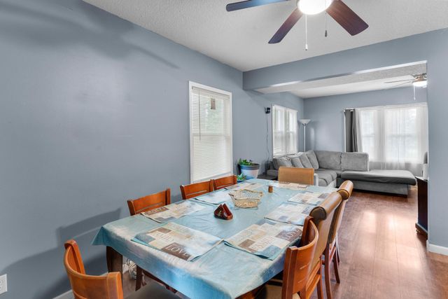 1942 Oliver Avenue N, Minneapolis, MN 55411