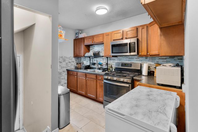 1942 Oliver Avenue N, Minneapolis, MN 55411