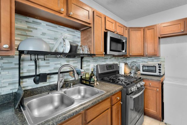 1942 Oliver Avenue N, Minneapolis, MN 55411