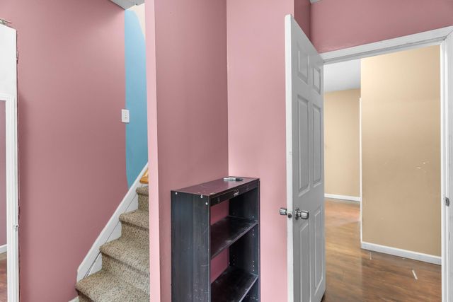 1942 Oliver Avenue N, Minneapolis, MN 55411