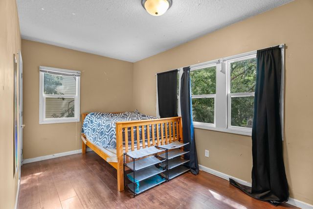 1942 Oliver Avenue N, Minneapolis, MN 55411