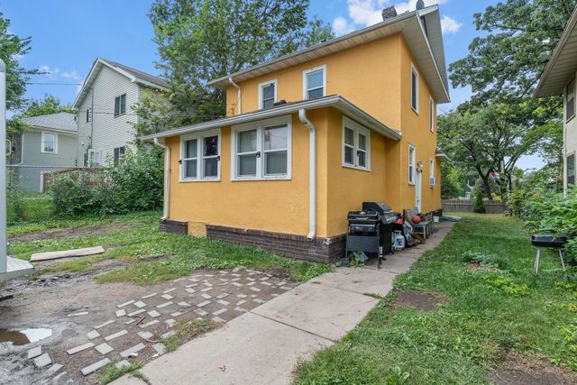 1942 Oliver Avenue N, Minneapolis, MN 55411