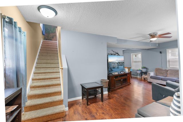 1942 Oliver Avenue N, Minneapolis, MN 55411